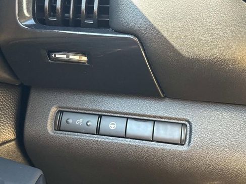 Used 2024 Nissan Pathfinder SV AWD/4WD image 25