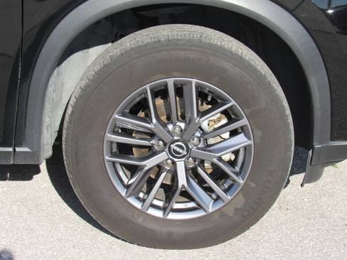 Used 2024 Nissan Rogue S AWD/4WD image 10