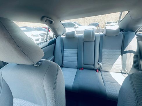 Used 2015 Toyota Camry LE image 22