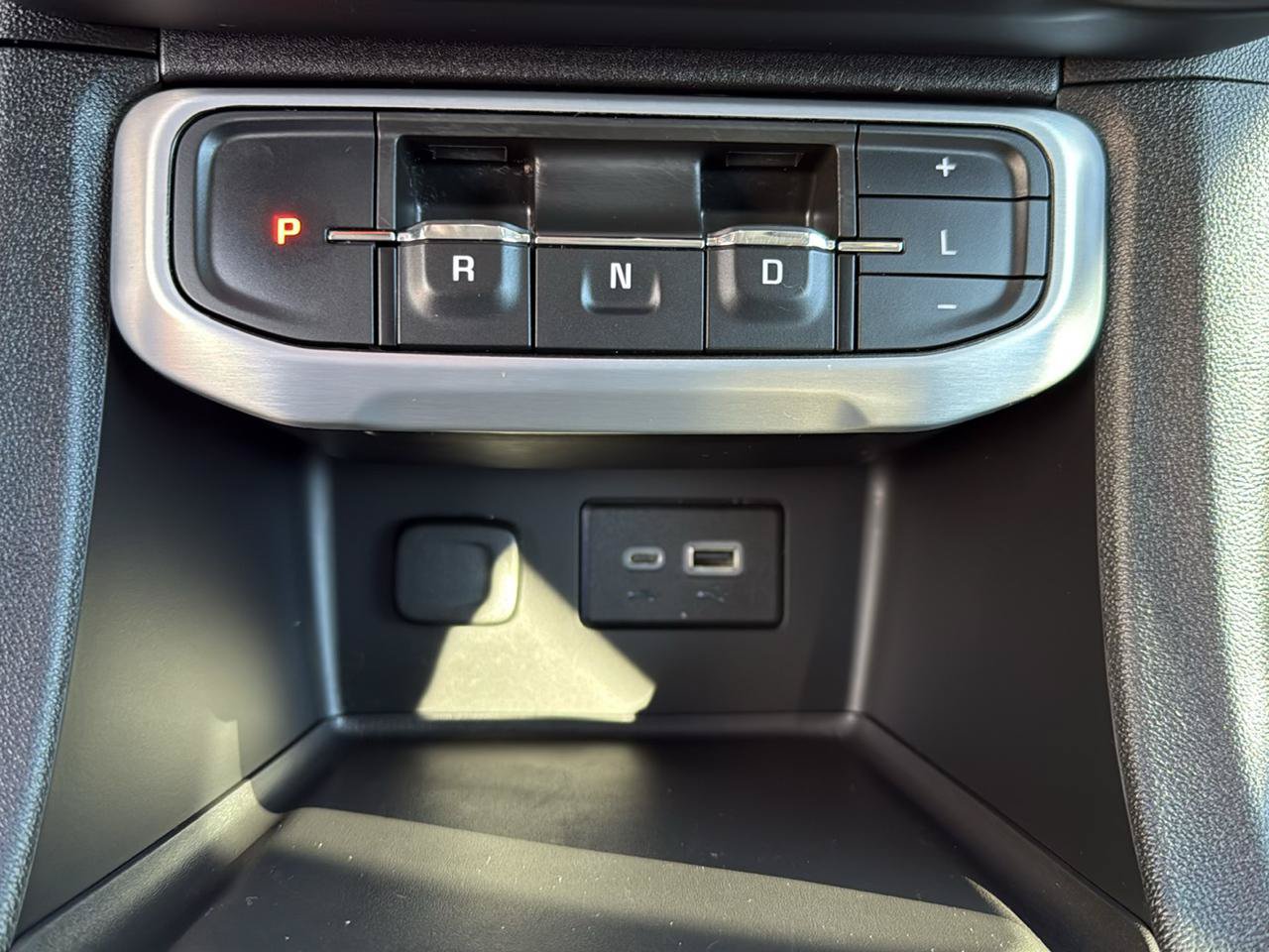 Used 2020 GMC Acadia SLE w/ Driver Convenience Package AWD/4WD image 21