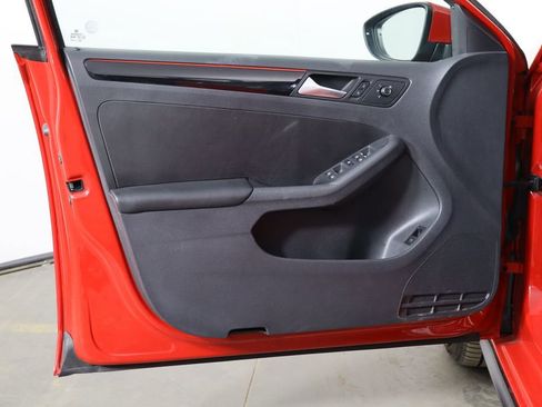 Used 2017 Volkswagen Jetta GLI FWD image 19