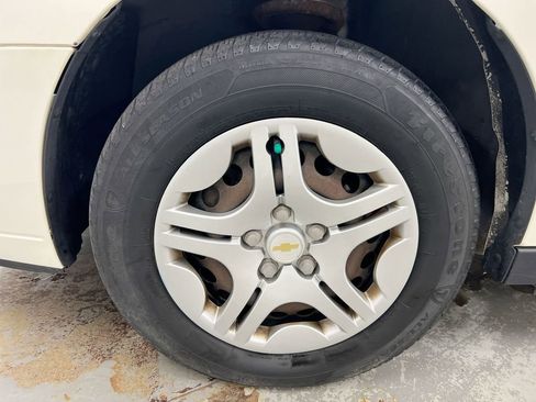 Used 2007 Chevrolet Malibu LS w/ Enhanced Safety Package FWD image 25