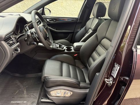 New 2026 Porsche Macan Turbo AWD/4WD image 5