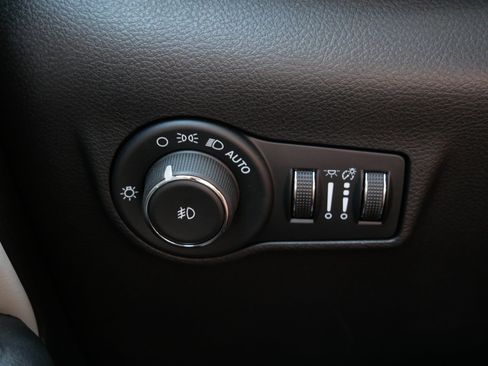 Used 2025 Jeep Compass Limited AWD/4WD image 24