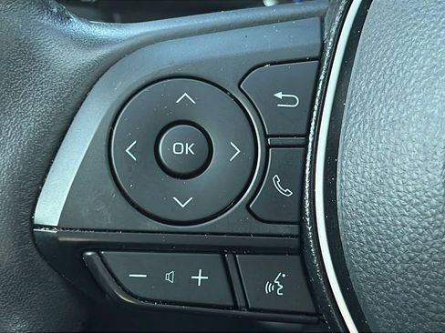 Used 2021 Toyota RAV4 XLE Premium AWD/4WD image 20