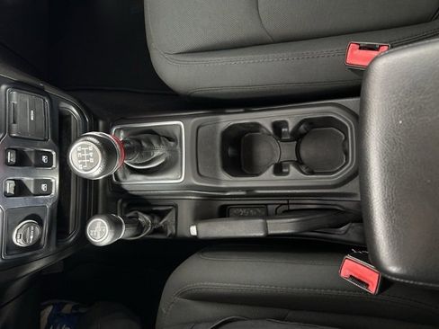 Used 2019 Jeep Wrangler Sport S image 18