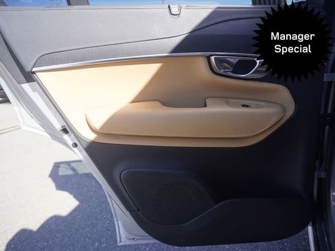 Used 2023 Volvo XC90 B6 Ultimate image 28