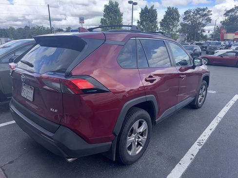 Used 2023 Toyota RAV4 XLE w/ Convenience Package image 6