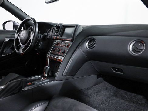 Used 2009 Nissan GT-R Premium image 29
