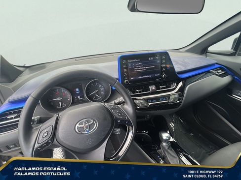 Used 2021 Toyota C-HR XLE FWD image 16