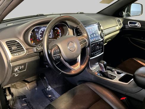 Used 2020 Jeep Grand Cherokee Altitude AWD/4WD image 18