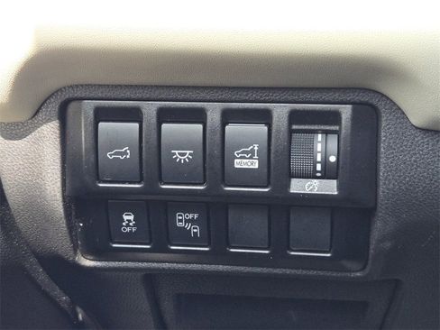 Used 2022 Subaru Ascent Limited w/ Technology Package image 23