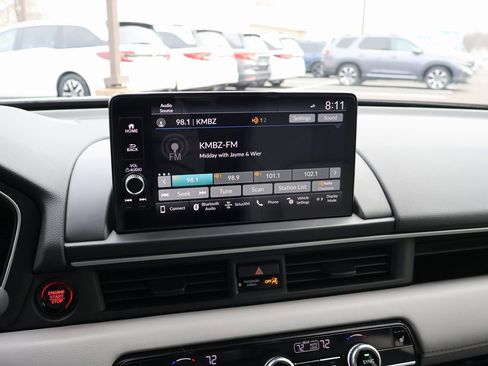 Certified 2025 Honda Pilot Touring image 21