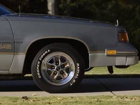 Used 1987 Oldsmobile Cutlass Supreme Salon image 10