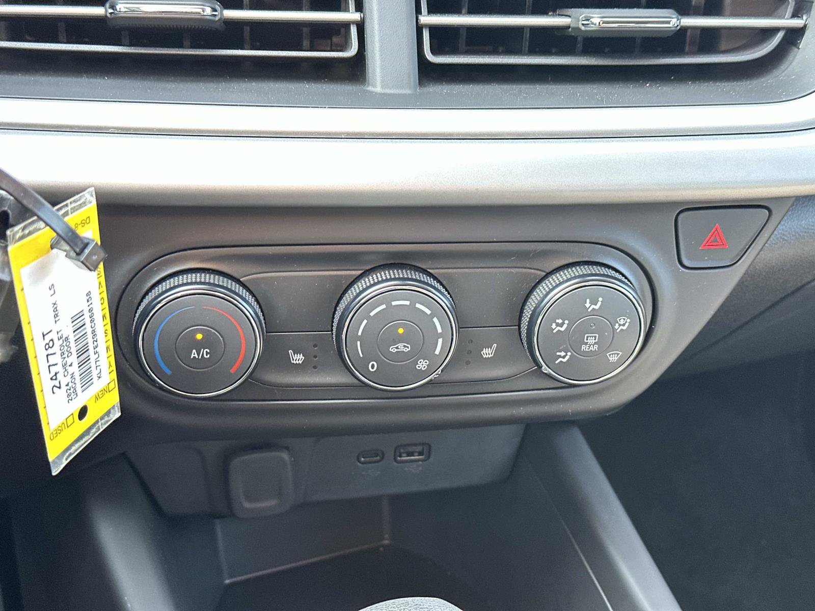 Certified 2024 Chevrolet Trax LS w/ LS Convenience Package FWD image 28