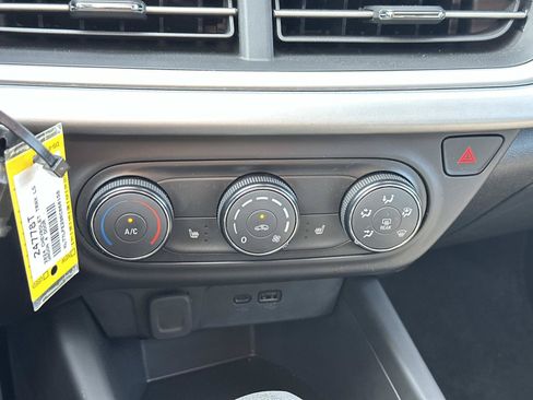 Certified 2024 Chevrolet Trax LS w/ LS Convenience Package FWD image 28