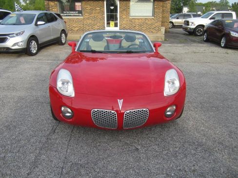 Used 2006 Pontiac Solstice Convertible w/ Premium Package RWD image 3
