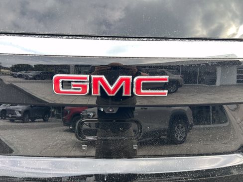 New 2026 GMC Yukon Elevation AWD/4WD image 10