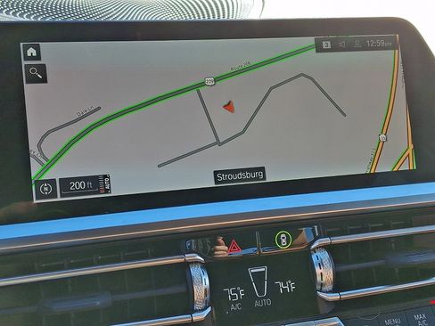 Used 2022 BMW 330i xDrive Sedan w/ M Sport Package image 17