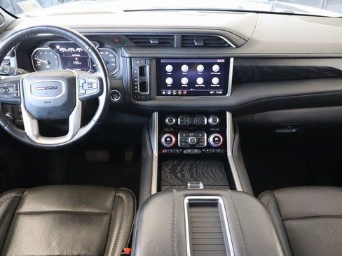 Used 2021 GMC Yukon XL Denali w/ Denali Premium Package image 20