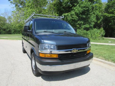 Used 2020 Chevrolet Express 2500 w/ Driver Convenience Package RWD image 22