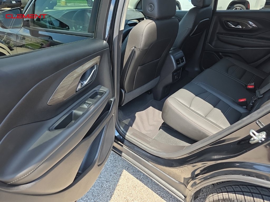 Used 2023 GMC Terrain Denali w/ Denali Premium Package AWD/4WD image 14