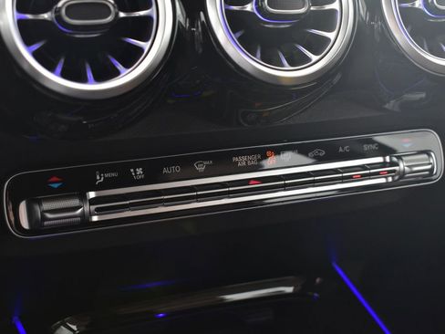 Certified 2025 Mercedes-Benz GLB 35 AMG 4MATIC image 23