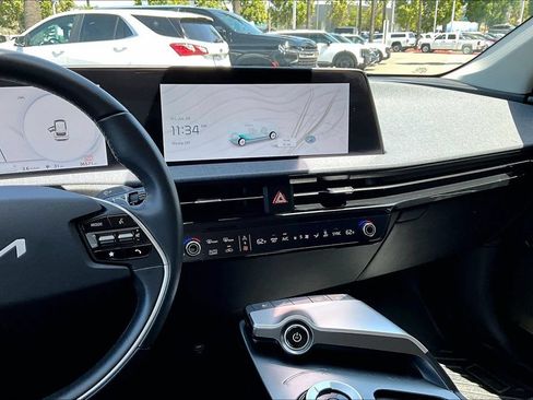 Certified 2022 Kia EV6 Wind RWD image 8