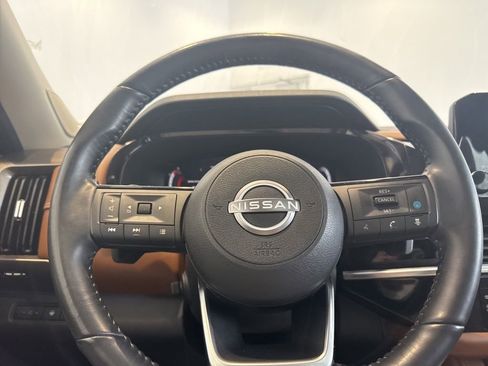 Used 2023 Nissan Pathfinder Platinum w/ Lighting Package (N93) image 21