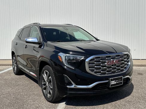 Used 2020 GMC Terrain Denali w/ Denali Premium Package AWD/4WD image 10