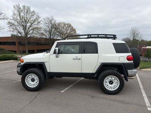Used 2011 Toyota FJ Cruiser 4WD w/ Upgrade Pkg image 8