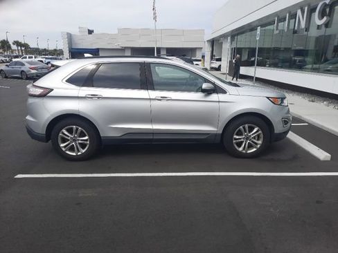 Used 2018 Ford Edge SEL w/ Equipment Group 201A FWD image 2