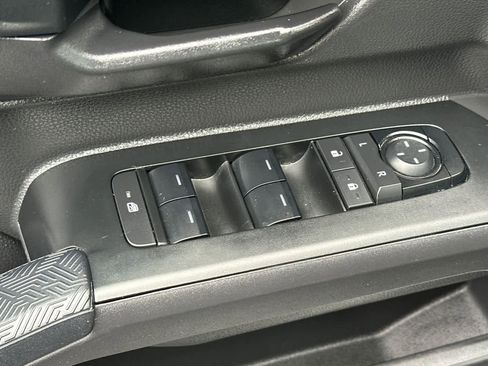 Used 2025 Toyota Tacoma SR5 image 13