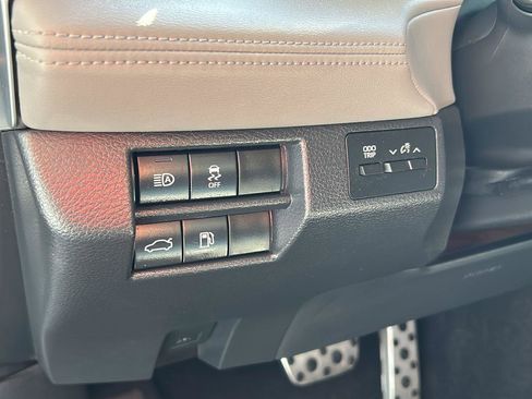 Used 2020 Toyota Avalon XSE w/ Carpet Mat Package image 7