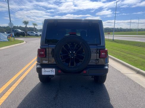 Certified 2025 Jeep Wrangler Unlimited Sahara AWD/4WD image 5