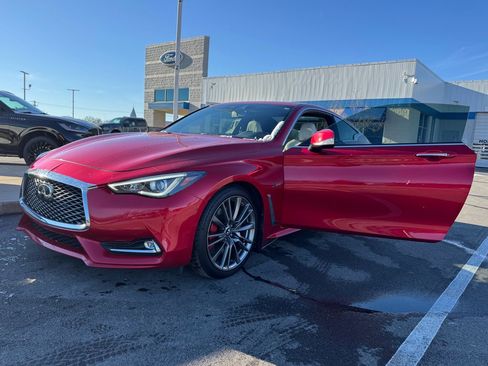 Used 2017 INFINITI Q60 Red Sport 400 image 31