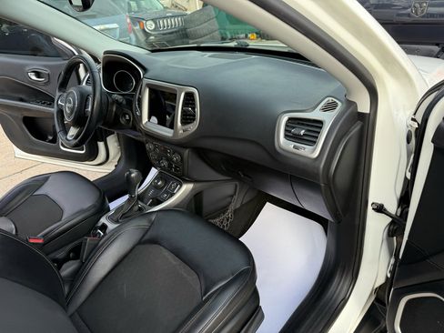 Used 2014 RAM 1500 Express image 2