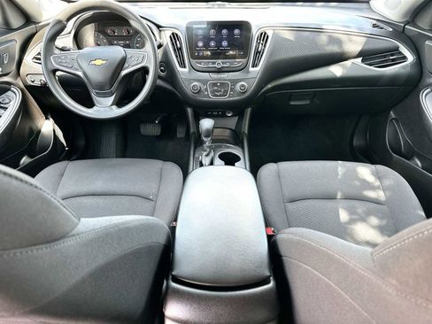 Used 2025 Chevrolet Malibu LS FWD image 25