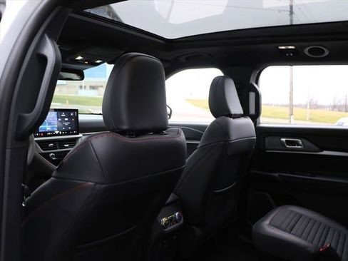 New 2026 Ford Explorer ST-Line w/ ST-Line Street Pack image 16