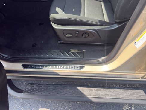 Used 2024 Chevrolet Colorado Trail Boss w/ LPO, Dark Essentials Package AWD/4WD image 16