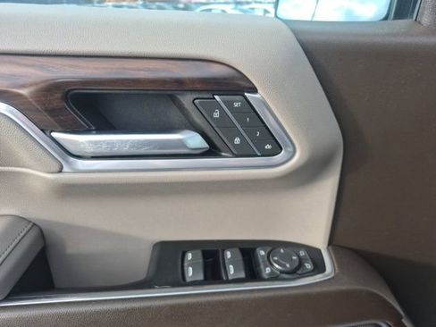 Used 2022 GMC Sierra 1500 SLT image 23