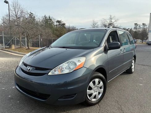 Used 2009 Toyota Sienna CE image 3