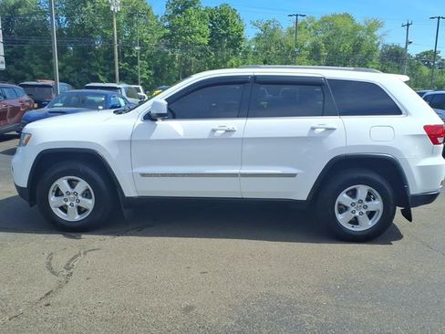 Used 2013 Jeep Grand Cherokee Laredo w/ Laredo E Group AWD/4WD image 4
