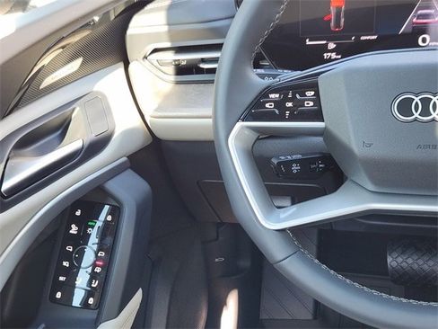 New 2025 Audi Q5 2.0T Premium Plus image 23