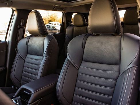 New 2026 Mitsubishi Outlander AWD image 32