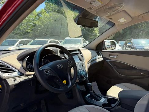 Used 2018 Hyundai Santa Fe SE AWD/4WD image 10