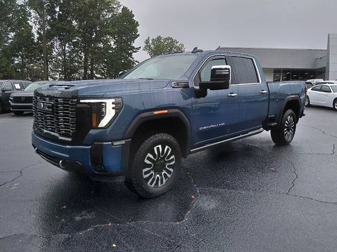 Used 2025 GMC Sierra 2500 Denali Ultimate AWD/4WD image 8