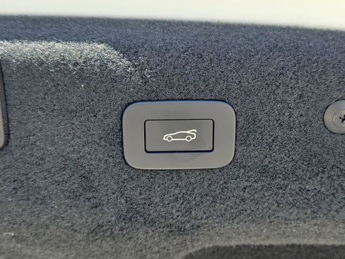 Used 2024 Jaguar XF R-Dynamic SE image 13