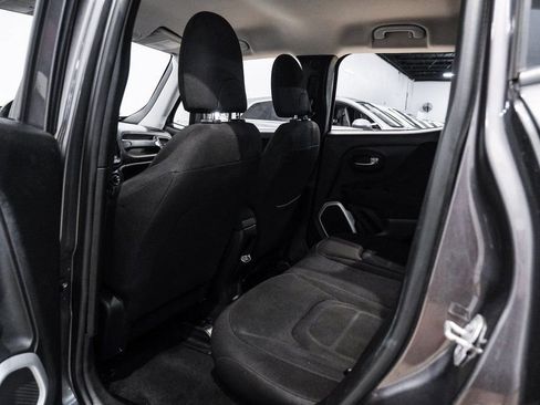 Used 2018 Jeep Renegade Latitude image 40