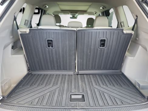 Used 2024 Volkswagen Atlas SE FWD image 12